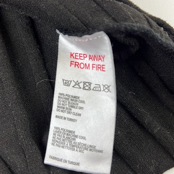 Urban Outfitters Black Long Sleeve Crossover Sweater - Picture 12 of 12